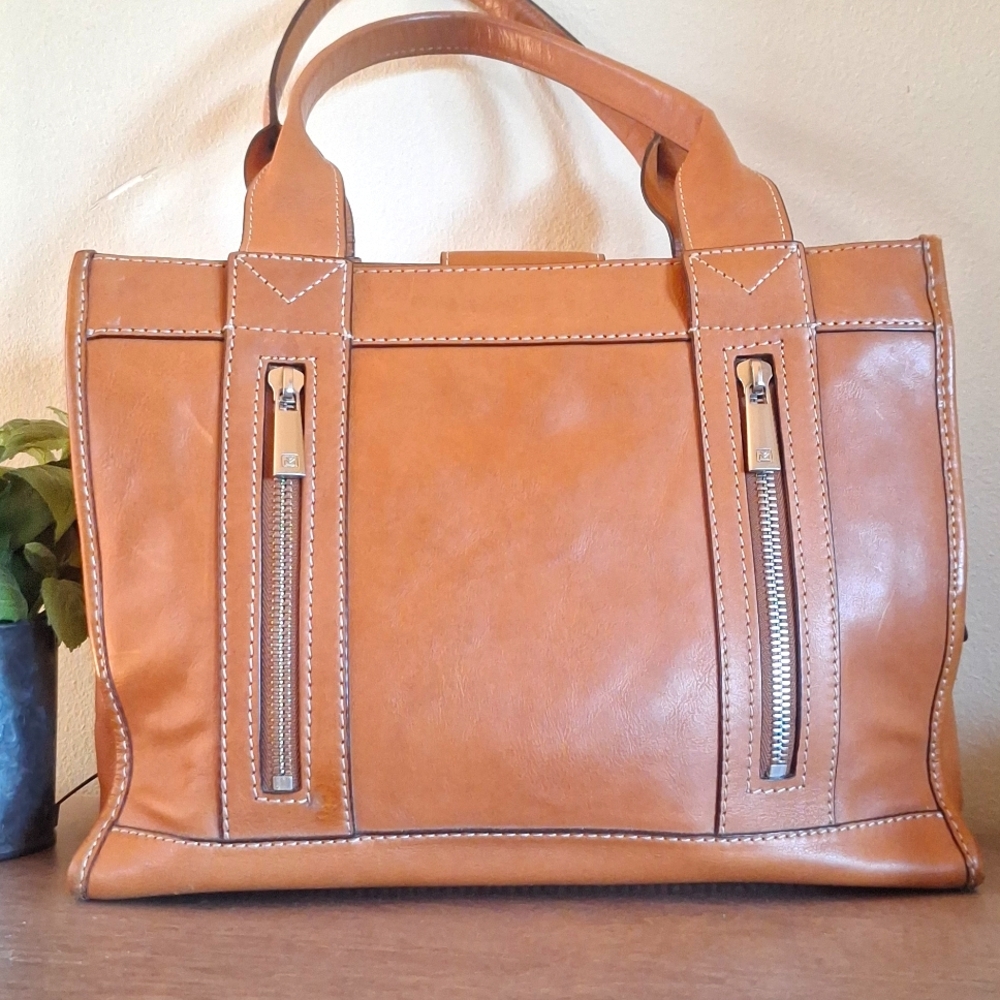 MICHAEL Michael Kors Tan Leather Tote with Structured Design - Picture 3 of 16